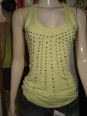 Blusa com tachas